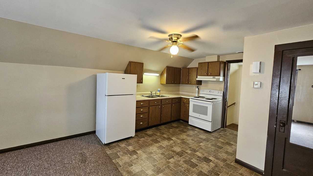 9 1/2 N Randolph St #9UP - Photo 3 of 9
