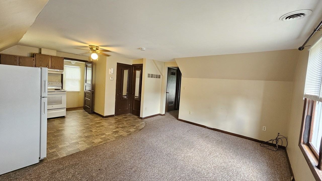 9 1/2 N Randolph St #9UP - Photo 4 of 9