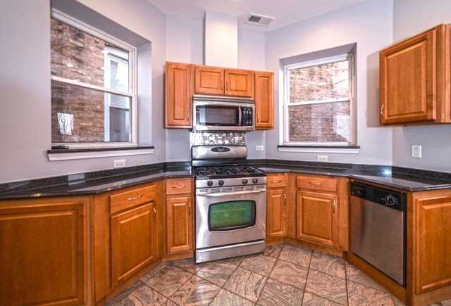 1437 N Washtenaw Ave #3 - Photo 7 of 22