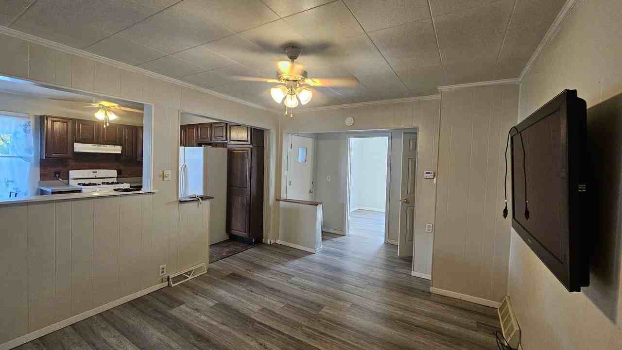 301 N 1st St - Photo 6 of 20