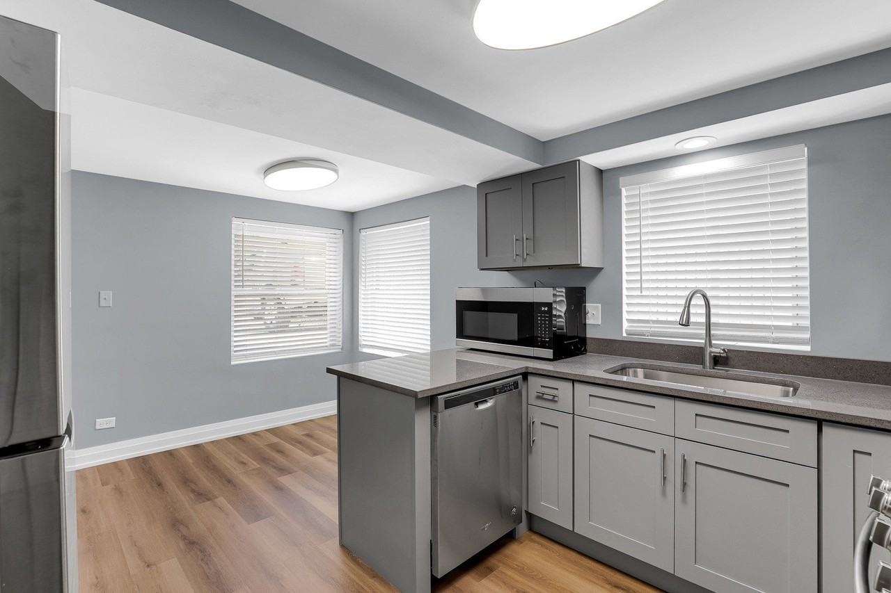 3725 N Harlem Ave #B - Photo 5 of 15