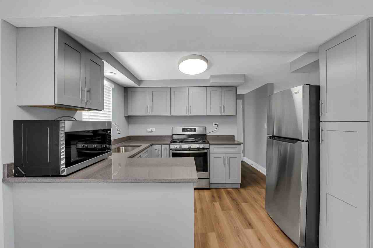 3725 N Harlem Ave #B - Photo 6 of 15