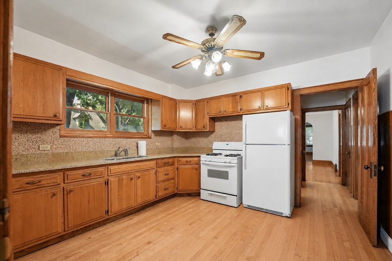 3801 N Lawndale Ave #1 - Photo 5 of 10