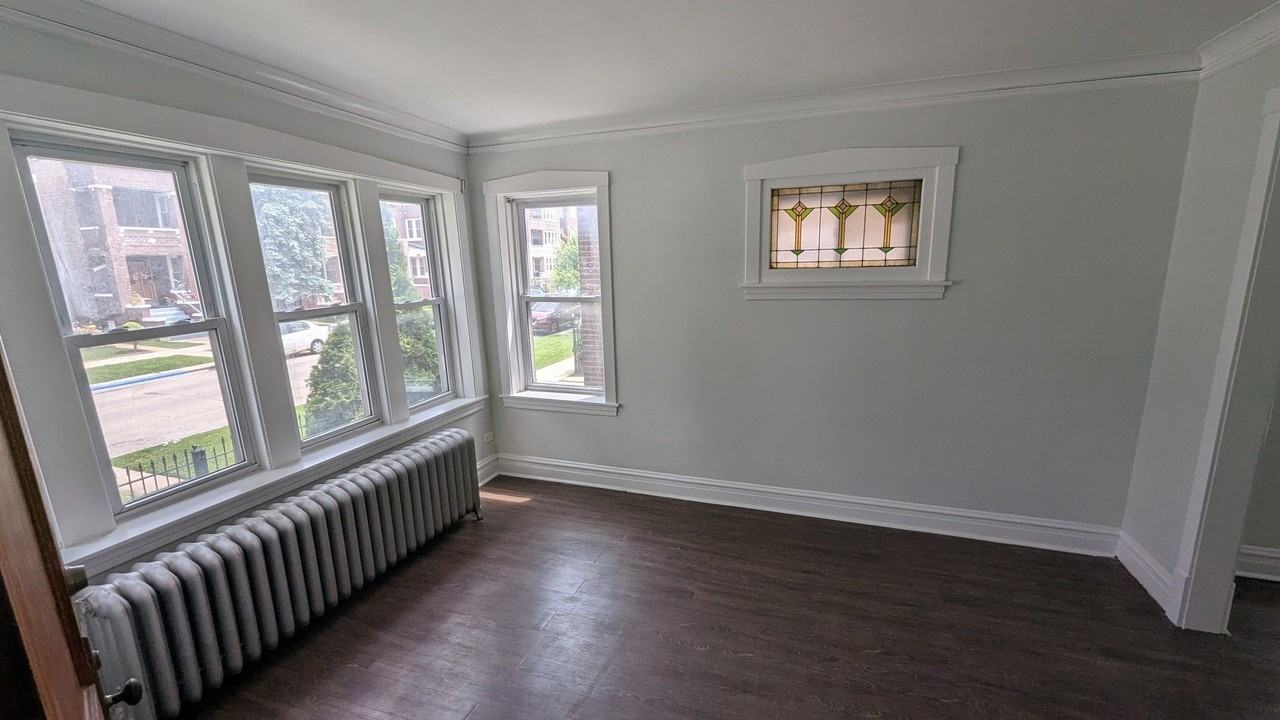 1622 S 48th Ct #1 - Photo 2 of 21