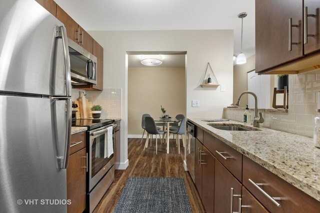 55 Kensington Cir #201 - Photo 6 of 35