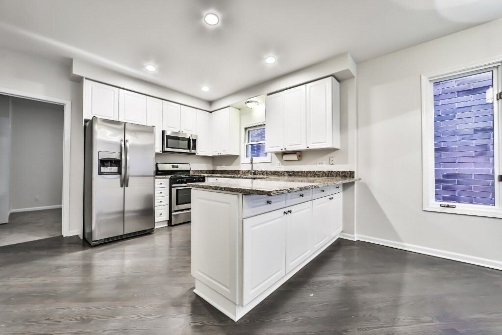 3230 N Seminary Ave #1 - Photo 3 of 20