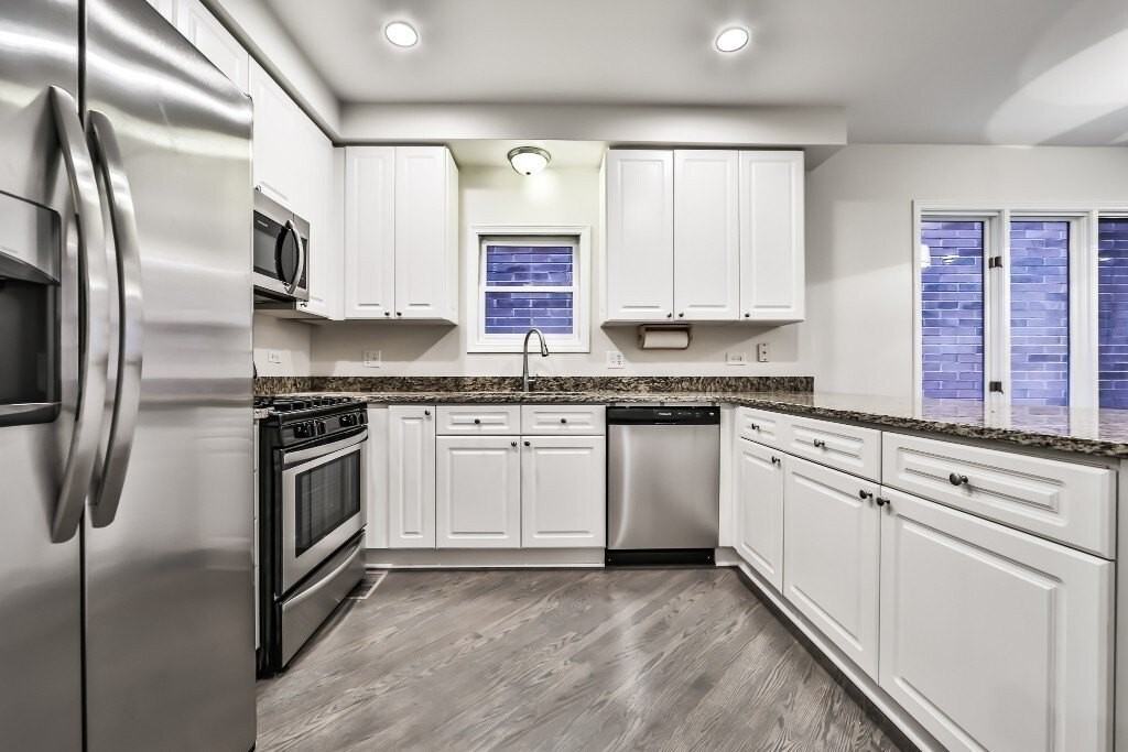 3230 N Seminary Ave #1 - Photo 4 of 20