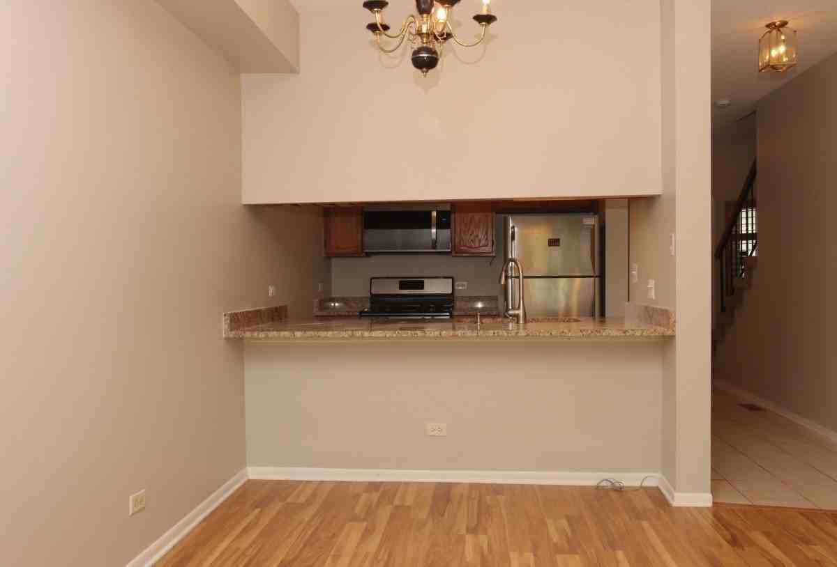 1333 Cranbrook Ct - Photo 6 of 36