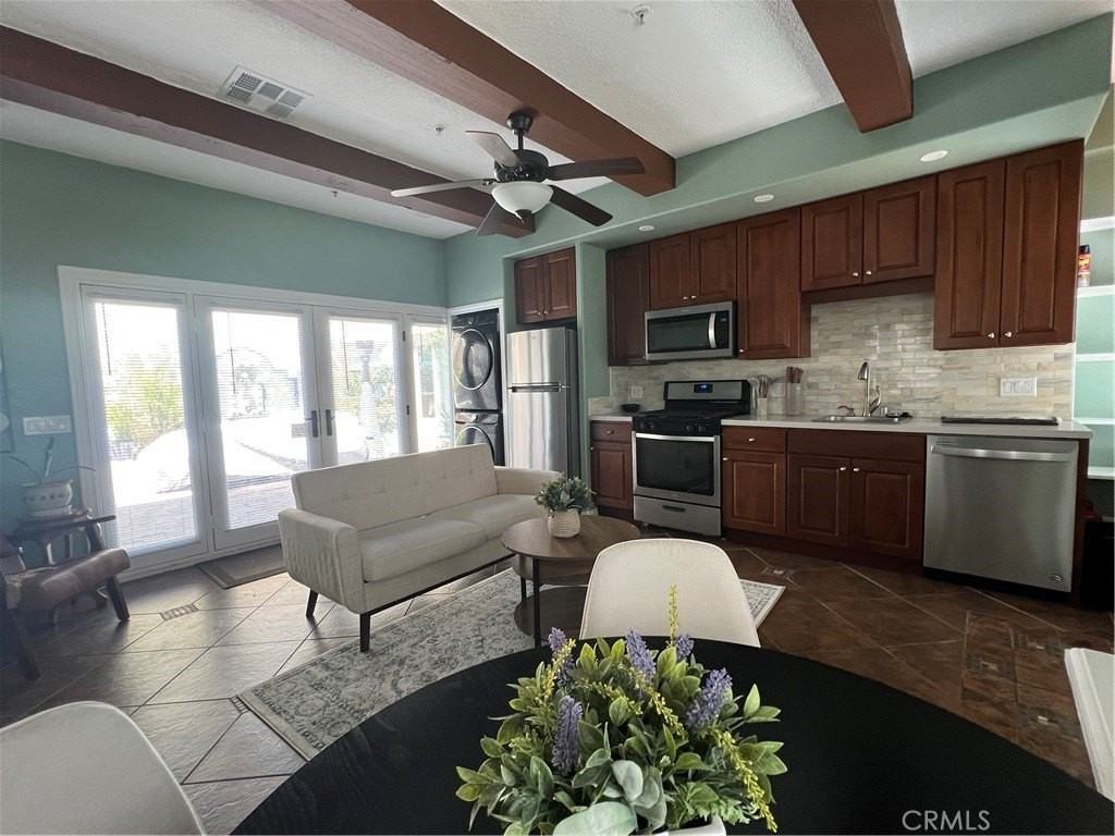 16611 Catena Dr - Photo 4 of 9