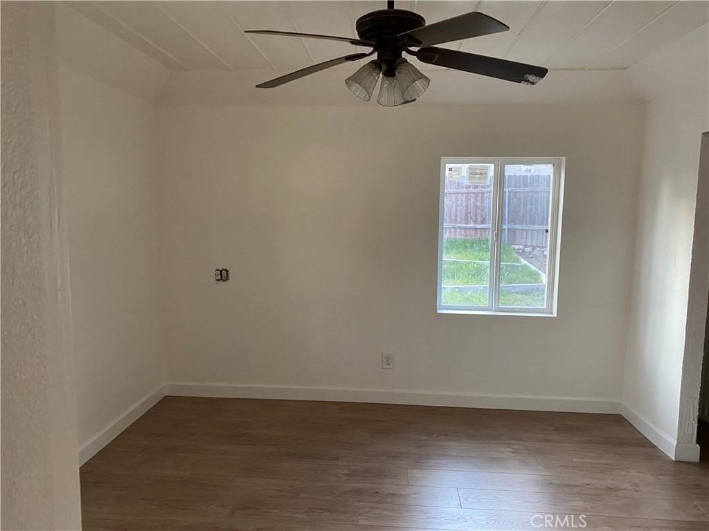 19216 Kendall Dr - Photo 3 of 7