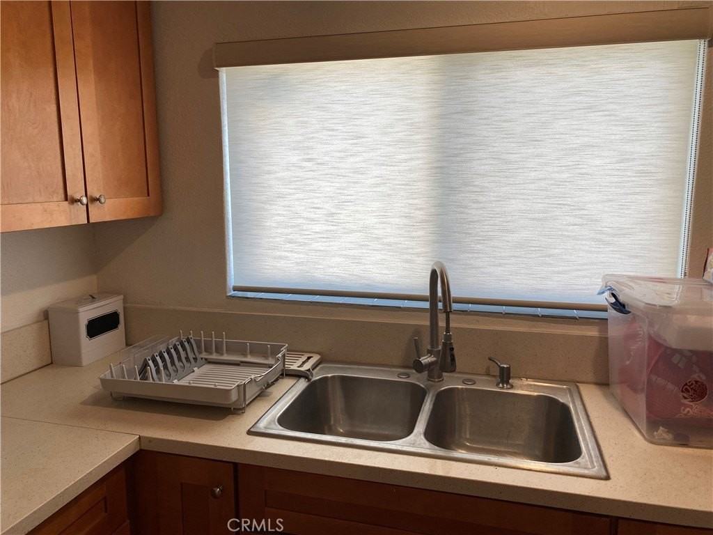 19216 Kendall Dr - Photo 5 of 7