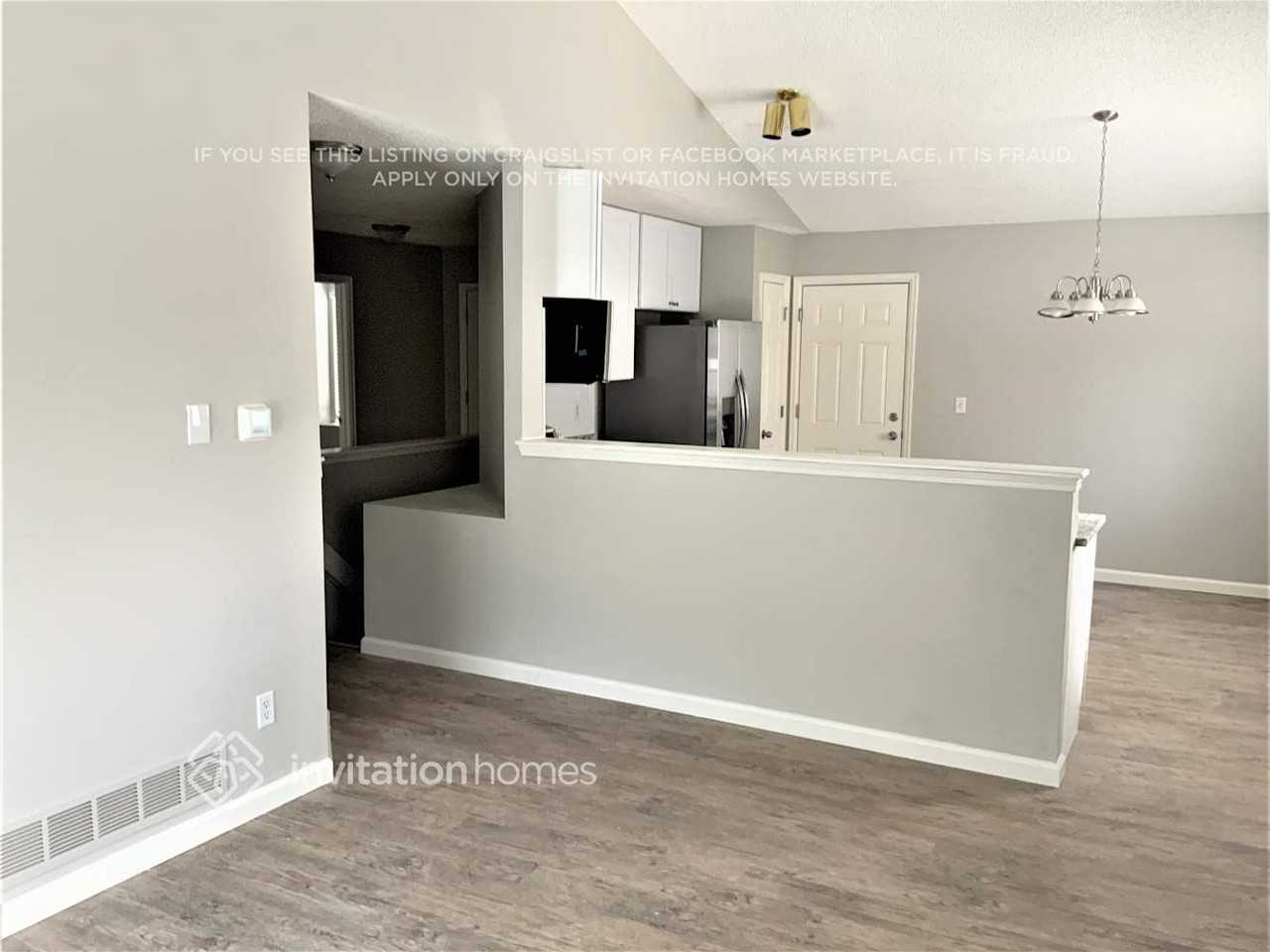 12191 Niagara Ct - Photo 3 of 13