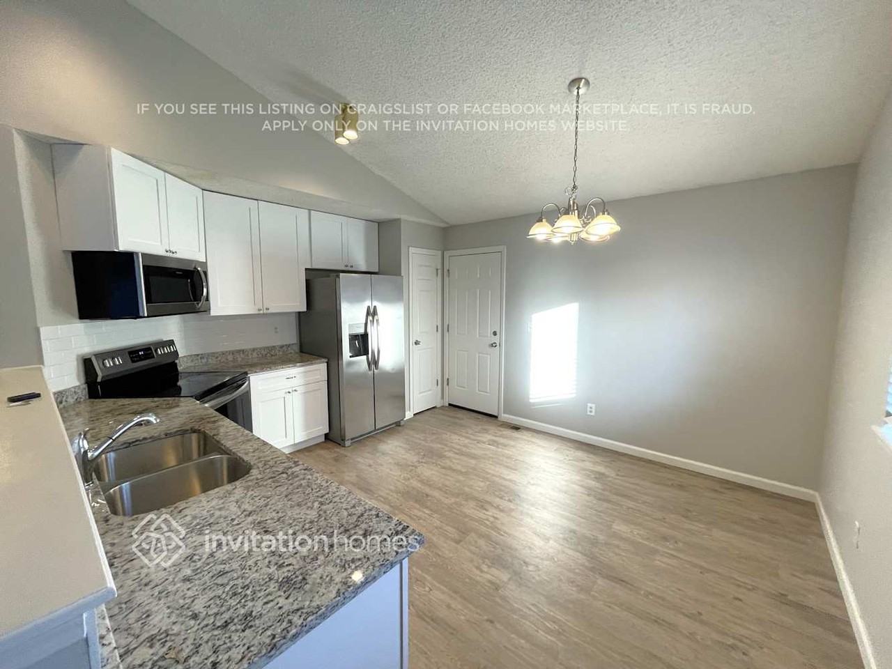 12191 Niagara Ct - Photo 5 of 13
