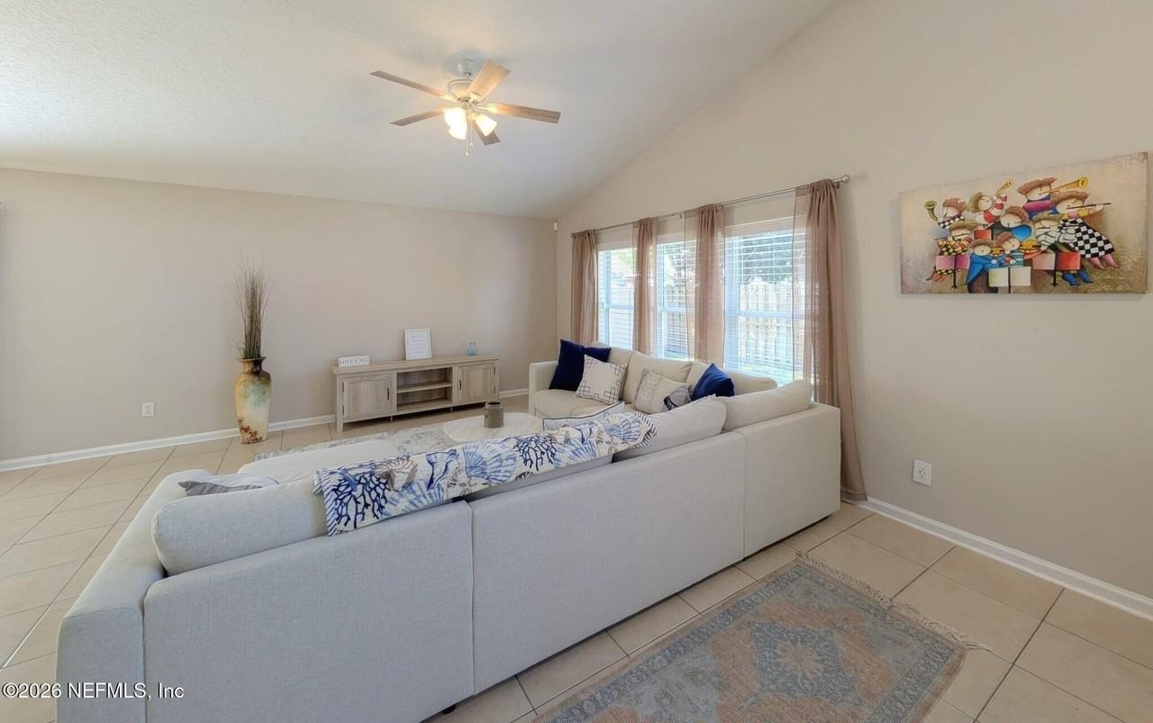 12985 Harborton Dr - Photo 5 of 36