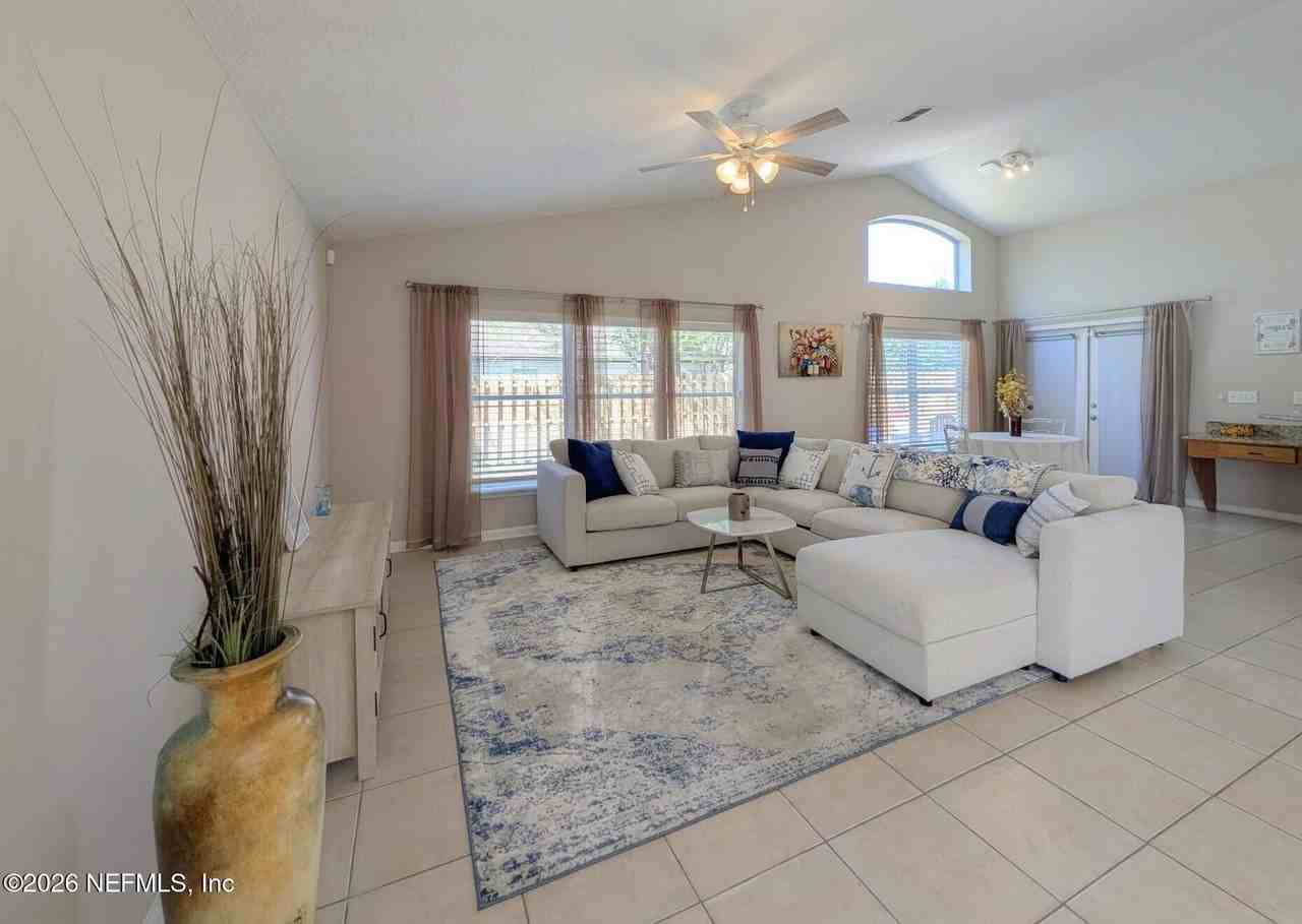 12985 Harborton Dr - Photo 6 of 36