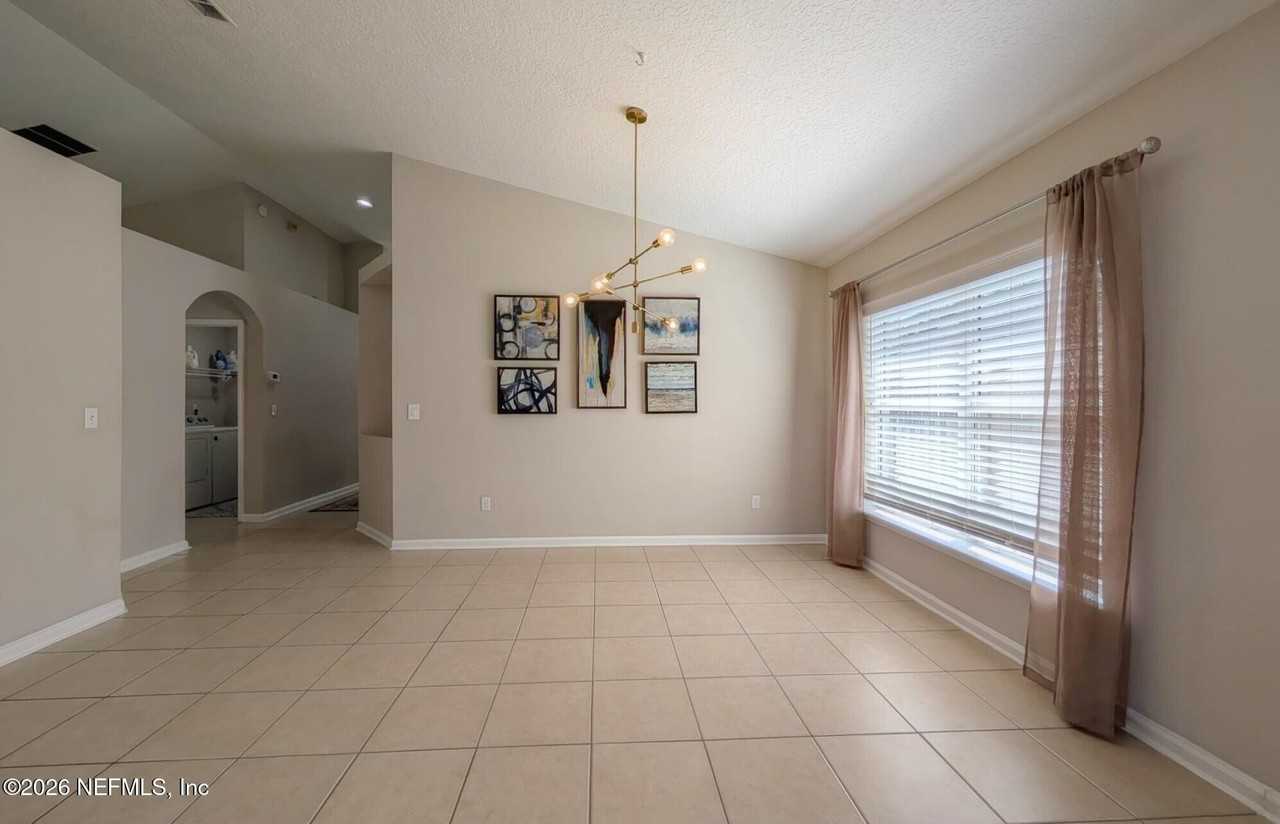 12985 Harborton Dr - Photo 7 of 36