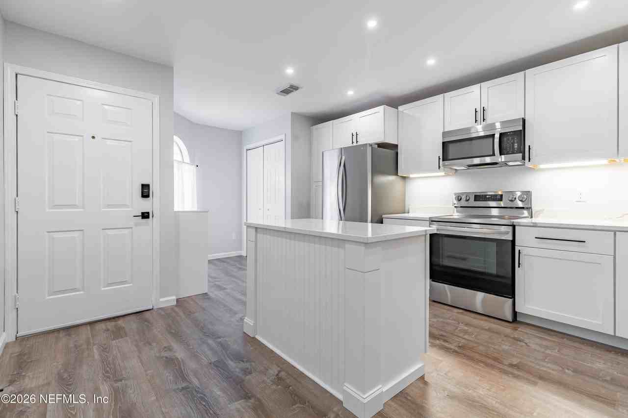 8118 Baymeadows Cir #1 - Photo 3 of 37