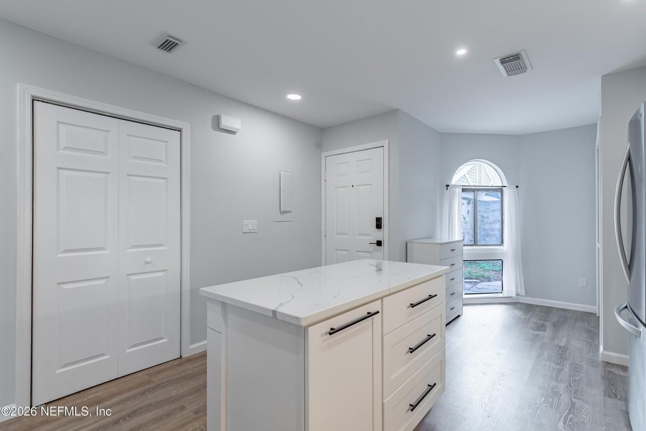 8118 Baymeadows Cir #1 - Photo 6 of 37