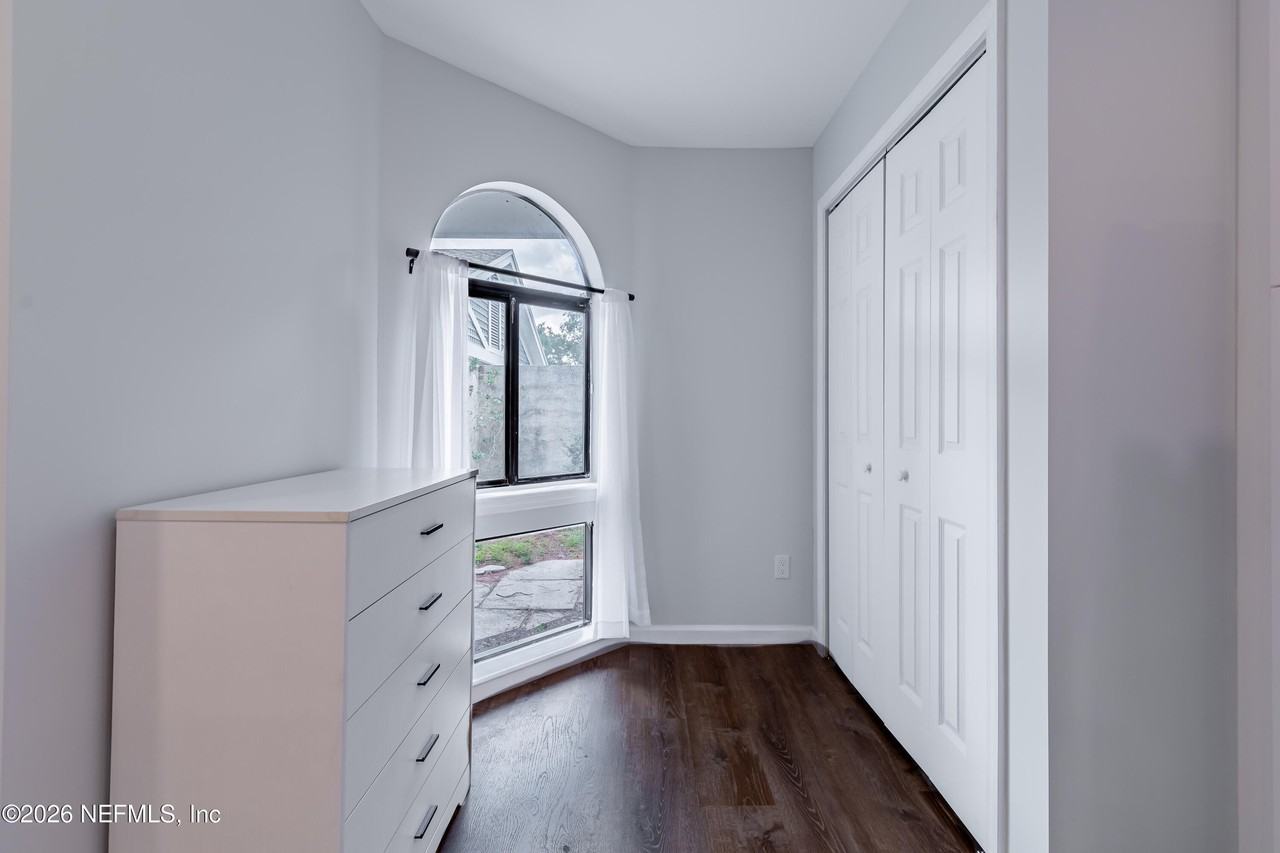8118 Baymeadows Cir #1 - Photo 7 of 37