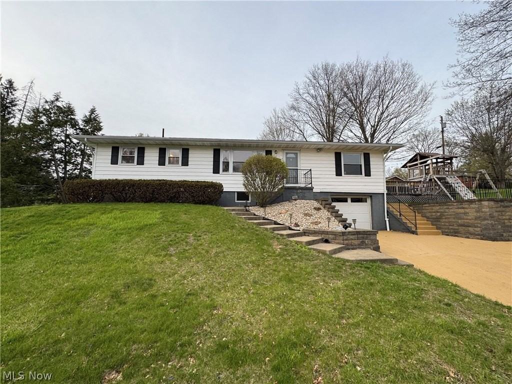 109 Carroll Dr - Photo 2 of 48