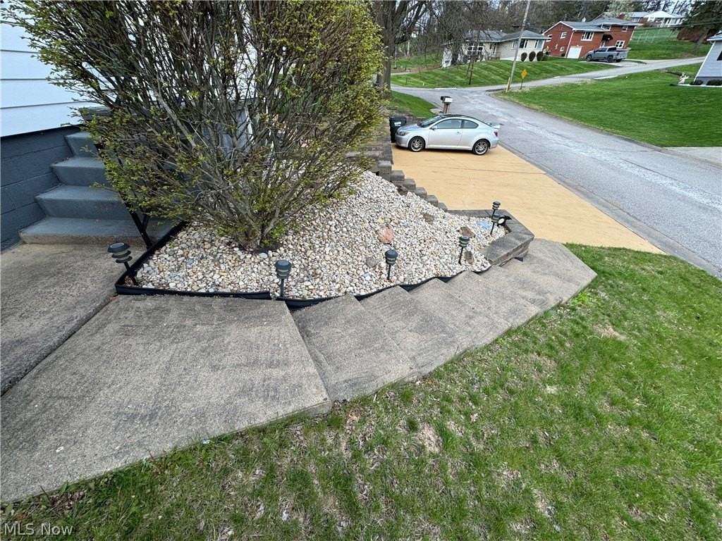 109 Carroll Dr - Photo 4 of 48