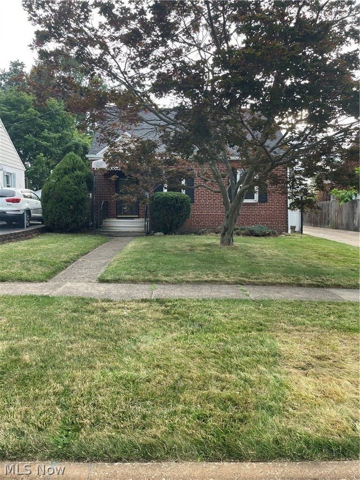 2128 6th St - Photo 3 of 27