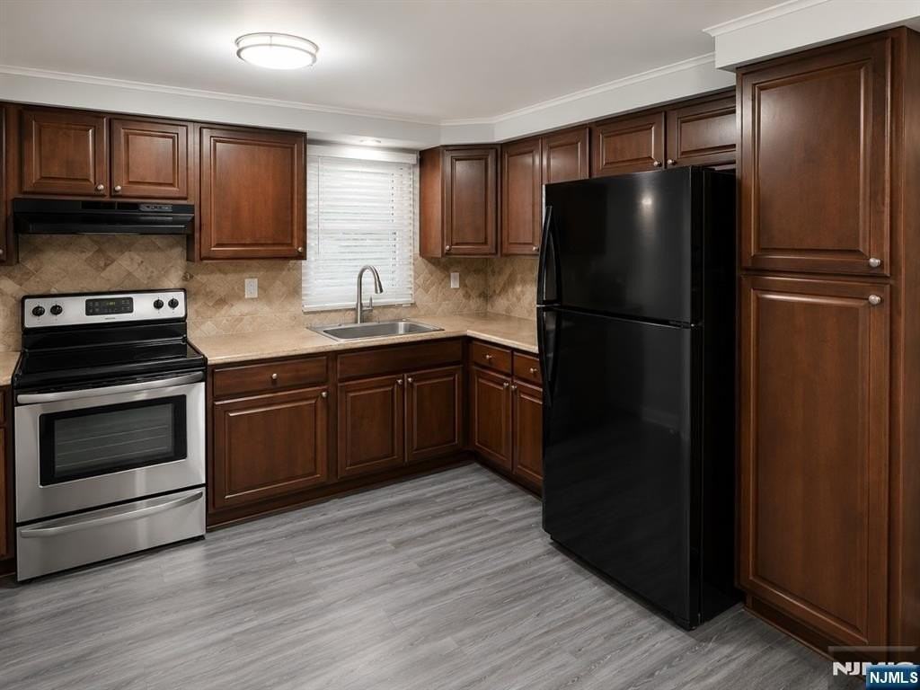 185 Oakwood Ave #2 - Photo 3 of 10