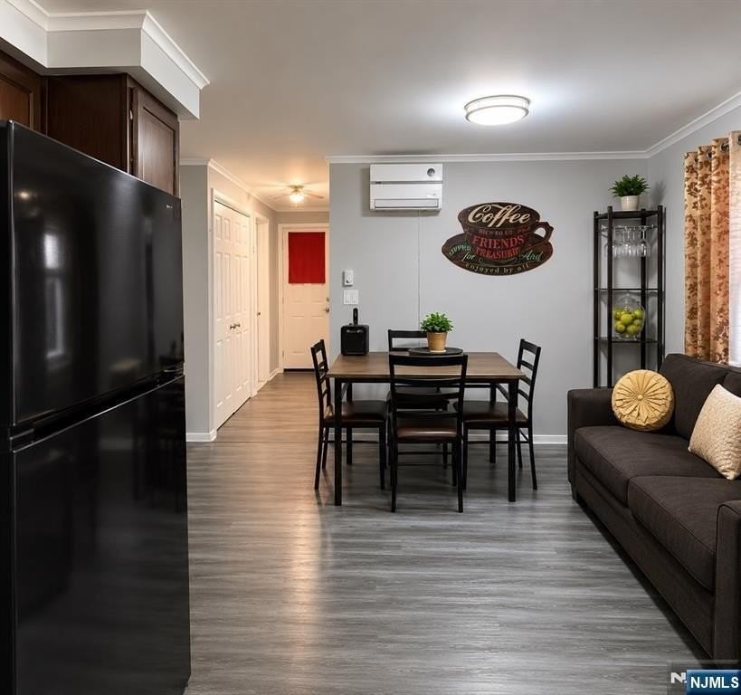 185 Oakwood Ave #2 - Photo 4 of 10