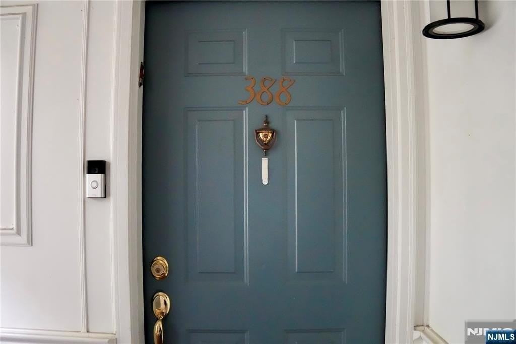 388 Poets Way - Photo 3 of 30