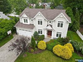featured image of 15 Woodland Rd