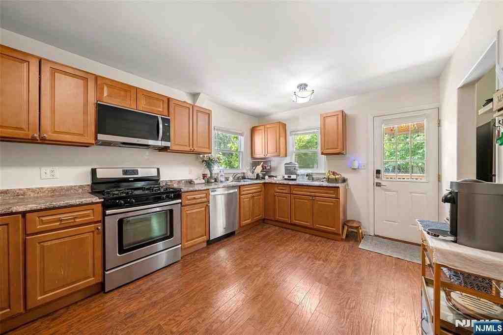 62 High St - Photo 4 of 29