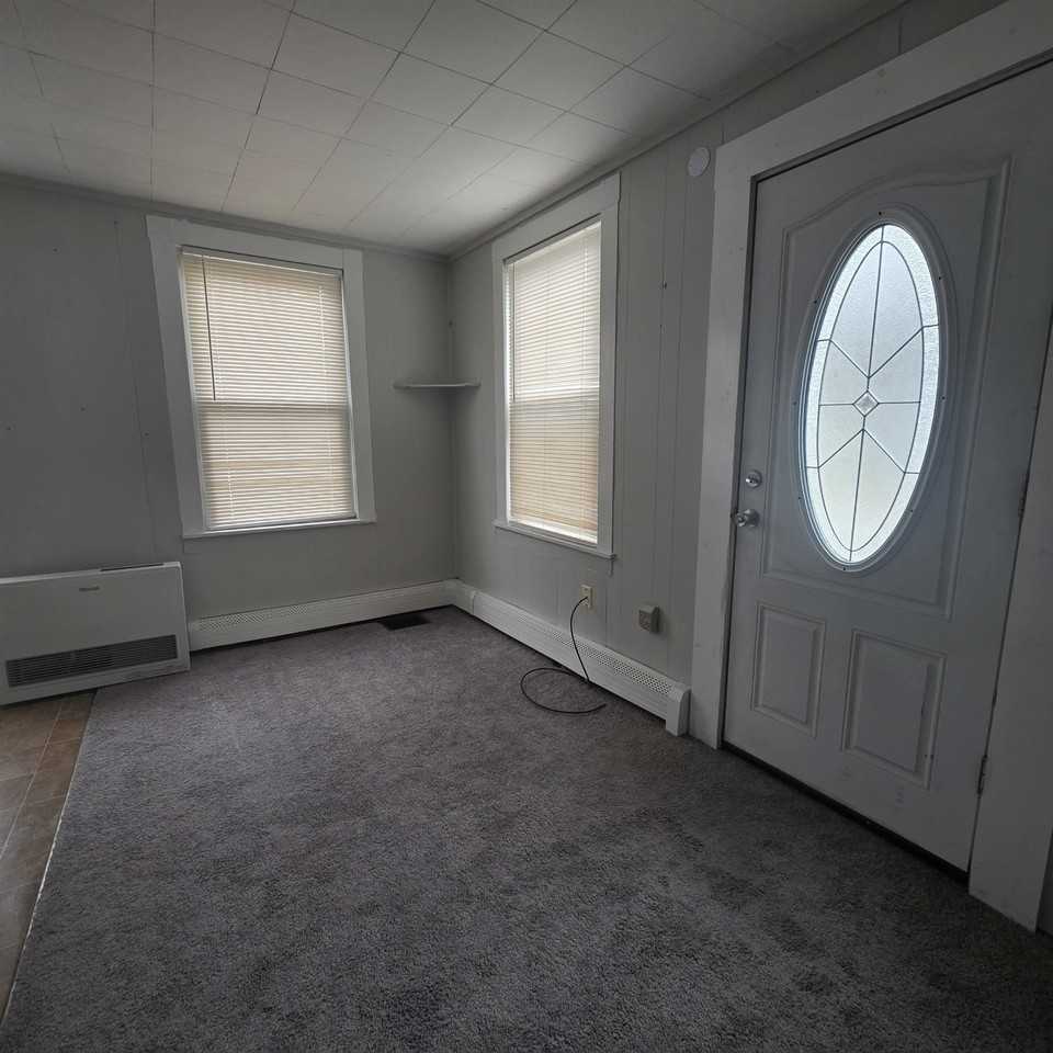 200 Main St