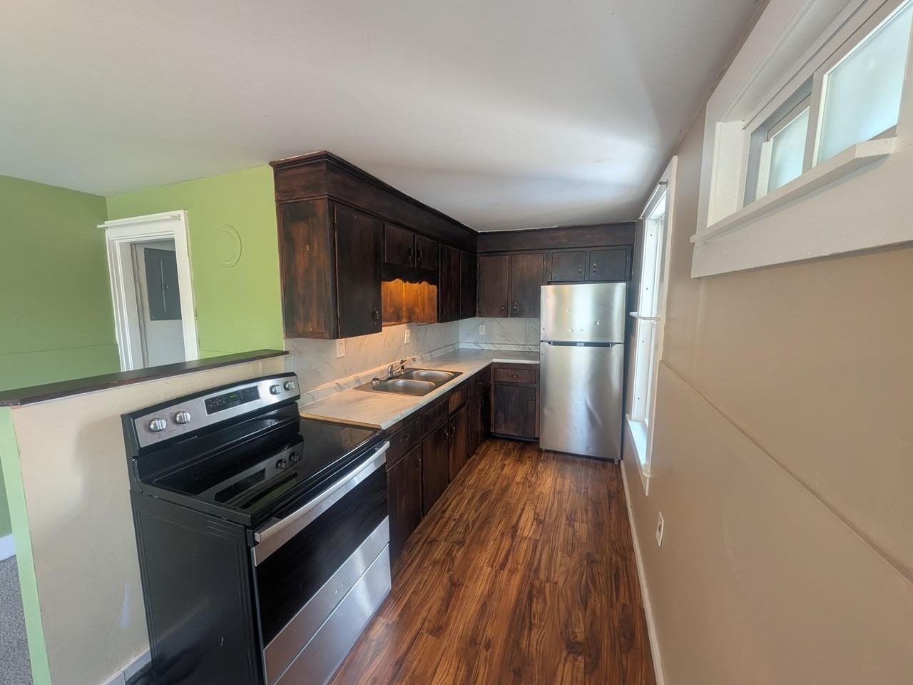 20 Chellis St #5 - Photo 5 of 11
