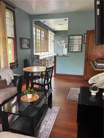 801 Cherokee St - Photo 3 of 10