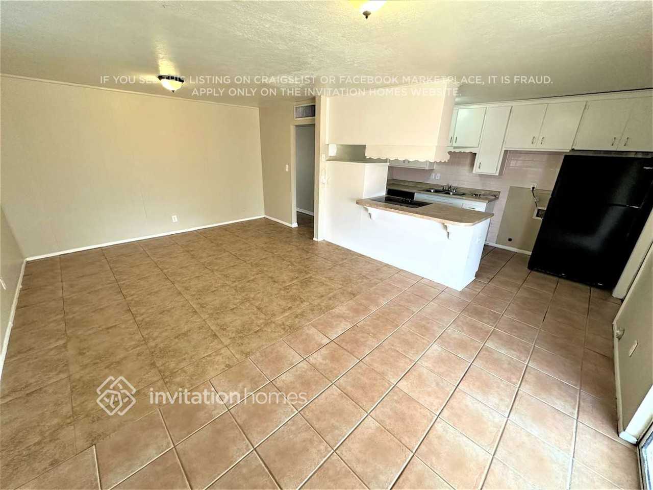 3608 W Ocotillo Rd - Photo 5 of 17