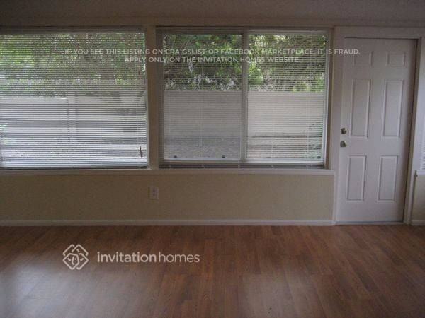 14008 Capitol Dr - Photo 2 of 9
