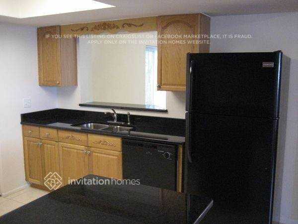 14008 Capitol Dr - Photo 4 of 9
