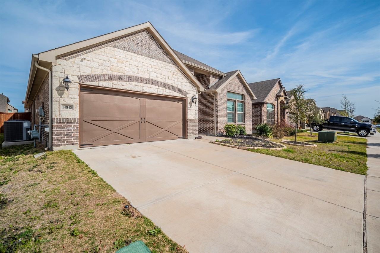 14848 Complacent Way - Photo 2 of 26
