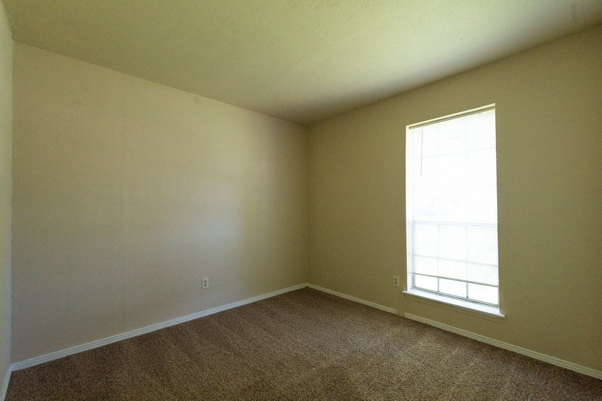 9661 Limestone Dr - Photo 7 of 16