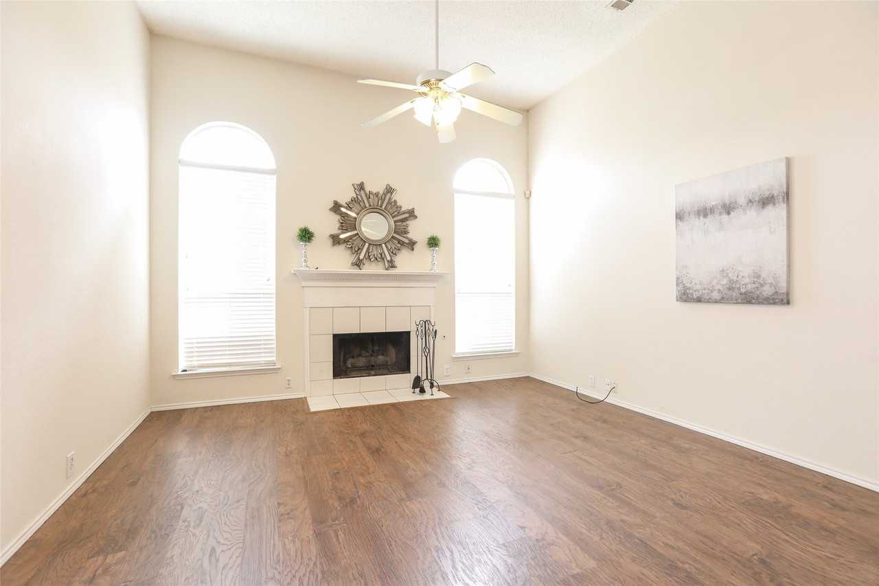 206 Howley Ct - Photo 2 of 28