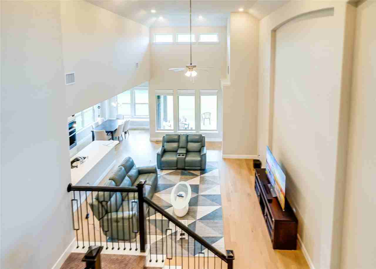 707 Gatecrest Dr - Photo 6 of 33
