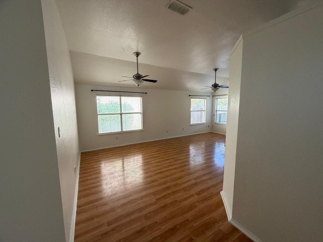 12933 Honey Locust Cir - Photo 4 of 26
