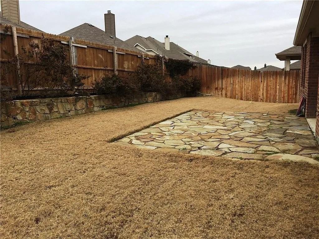 14911 Riverside Dr - Photo 6 of 10