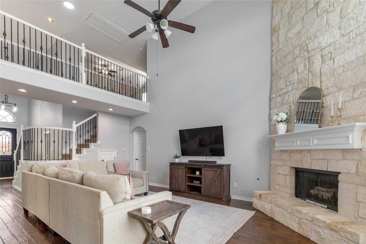 2624 Stable Door Ln - Photo 6 of 38