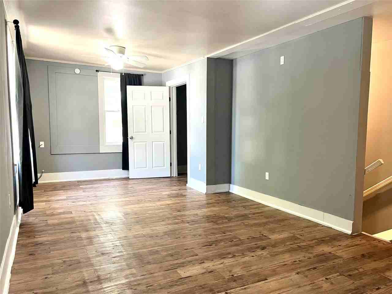 1017 Vine St #2 - Photo 4 of 20