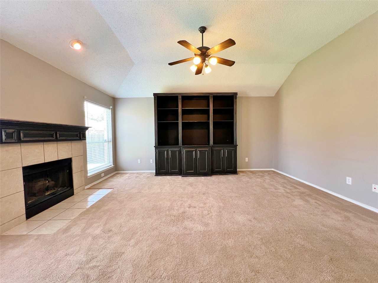 7700 Glenoaks Dr - Photo 6 of 21