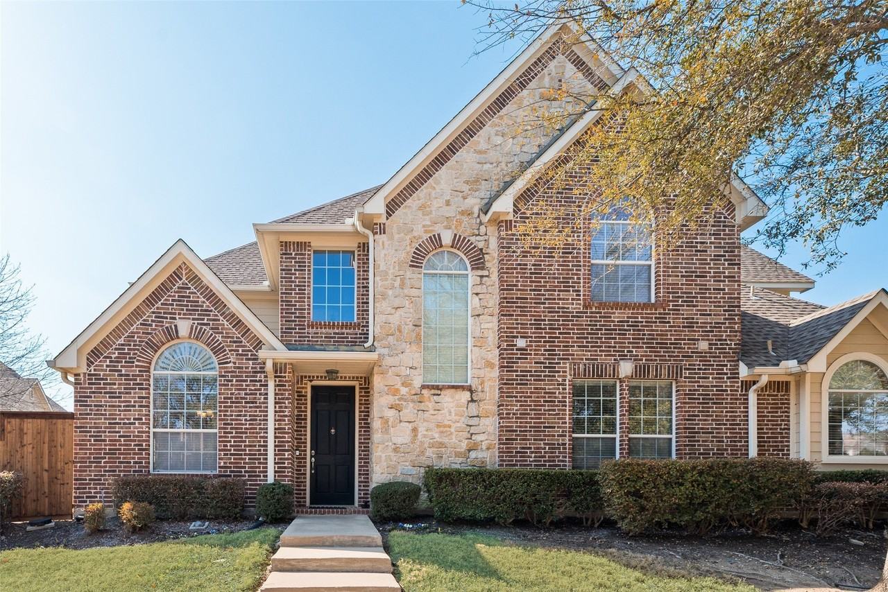 226 Venice Trl - Photo 2 of 33