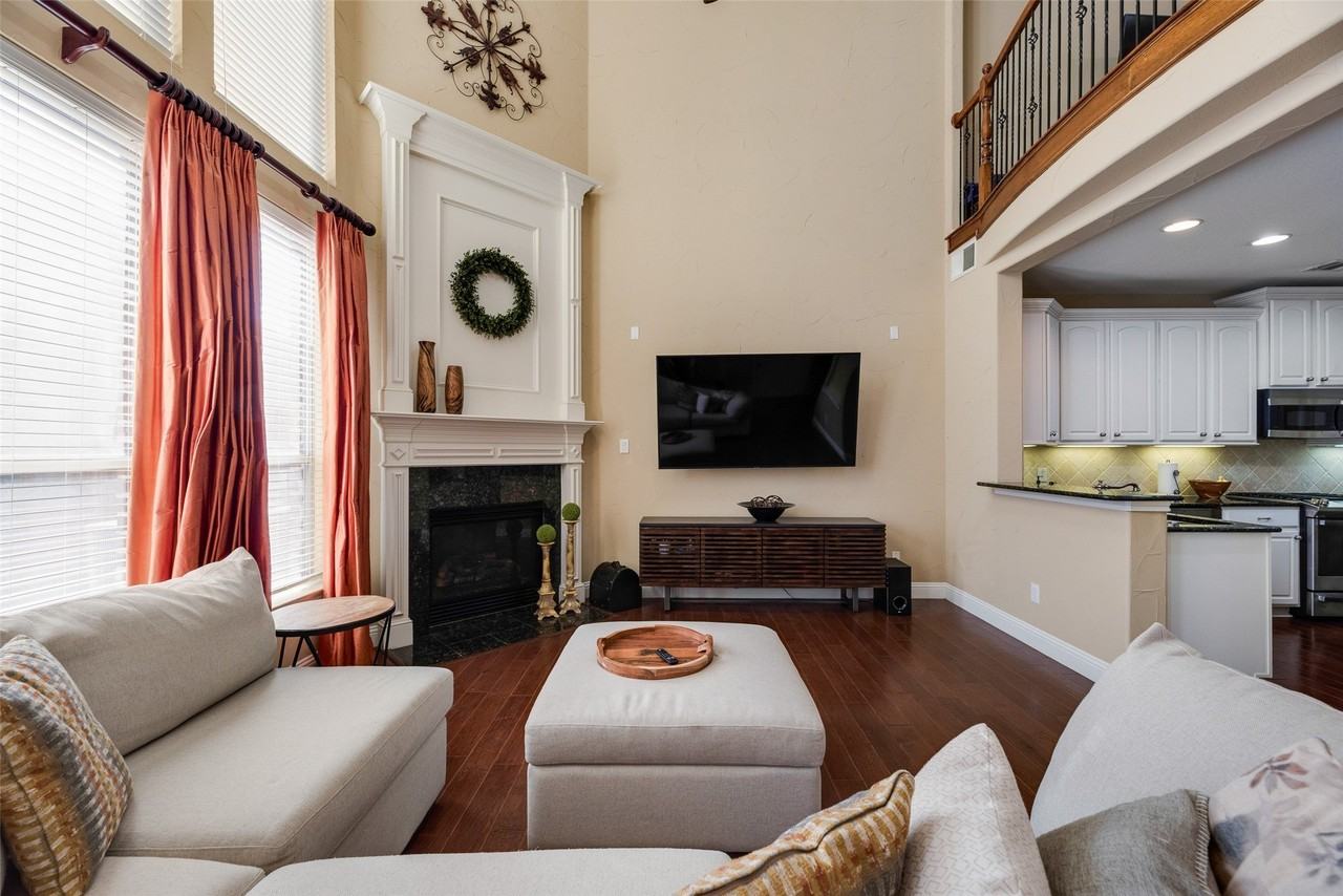 226 Venice Trl - Photo 7 of 33