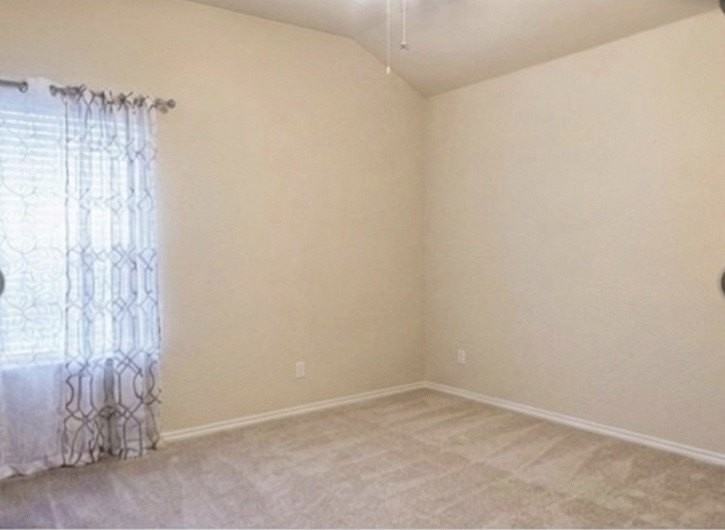 415 Harding Ln - Photo 4 of 13