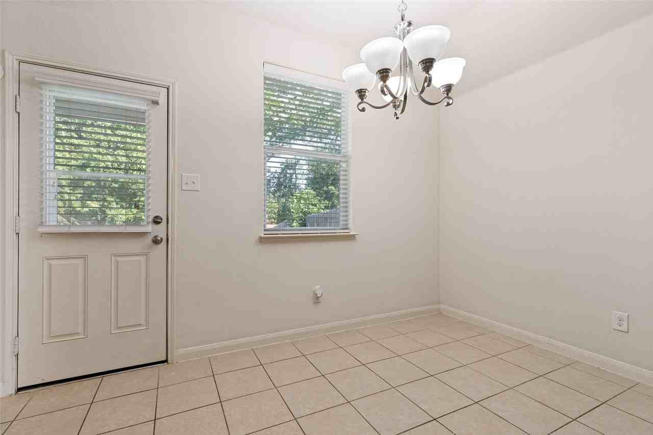 1800 Black Willow Trl - Photo 5 of 12